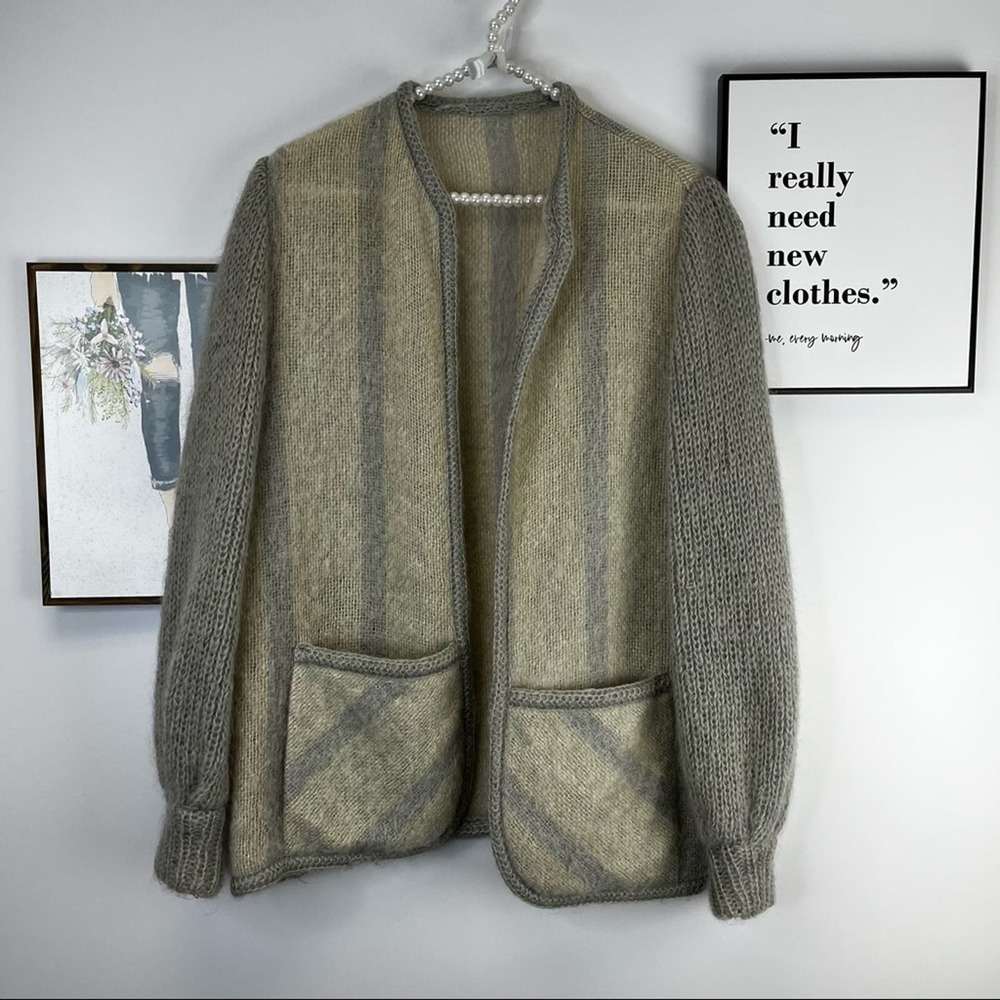 DONEGAL DESIGN‎ Irish Cardigan Sweater Appears SZ M